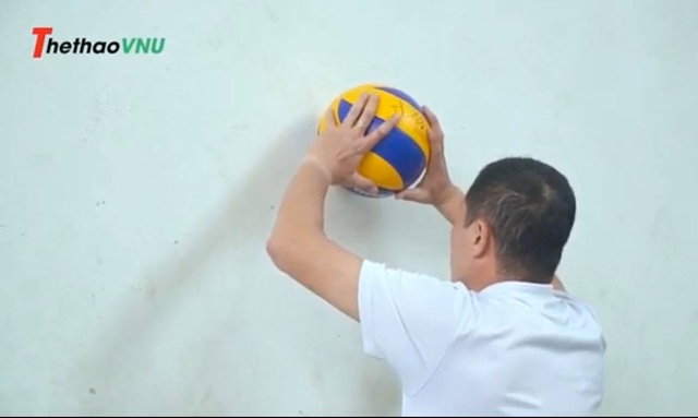 Học thể dục trực tuyến: Giảng viên “nai lưng” làm video bài giảng - 1 Học thể dục trực tuyến: Giảng viên “nai lưng” làm video bài giảng - 1