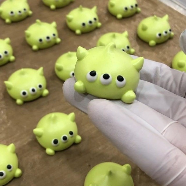 Bánh Hamburger mang hình virus corona cháy hàng - 4 Bánh Hamburger mang hình virus corona cháy hàng - 4