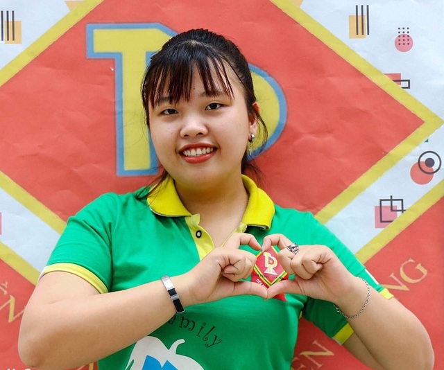 Nữ sinh Quảng Nam vẽ tranh cảm ơn những “người hùng” chống dịch Covid-19 - 4 Nữ sinh Quảng Nam vẽ tranh cảm ơn những “người hùng” chống dịch Covid-19 - 4