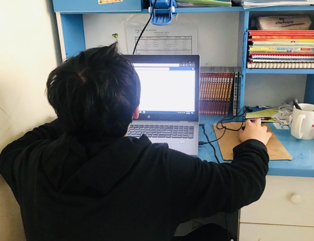 Học sinh học kiến thức mới qua truyền hình: Khó đạt hiệu quả - 2 Học sinh học kiến thức mới qua truyền hình: Khó đạt hiệu quả - 2