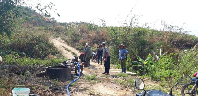 Thủy điện chặn dòng, hàng trăm héc ta hoa màu nguy cơ chết khô - 1