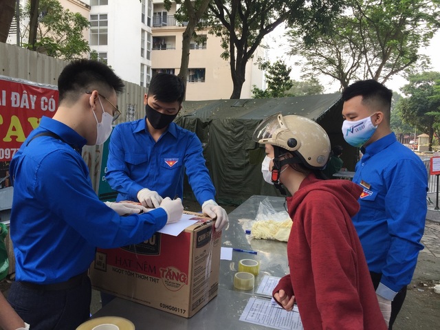 Thanh niên Hà Nội tích cực hỗ trợ khu cách ly, lắp 100 bồn rửa tay miễn phí - 2 Thanh niên Hà Nội tích cực hỗ trợ khu cách ly, lắp 100 bồn rửa tay miễn phí - 2