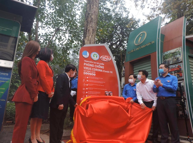 Thanh niên Hà Nội tích cực hỗ trợ khu cách ly, lắp 100 bồn rửa tay miễn phí - 6