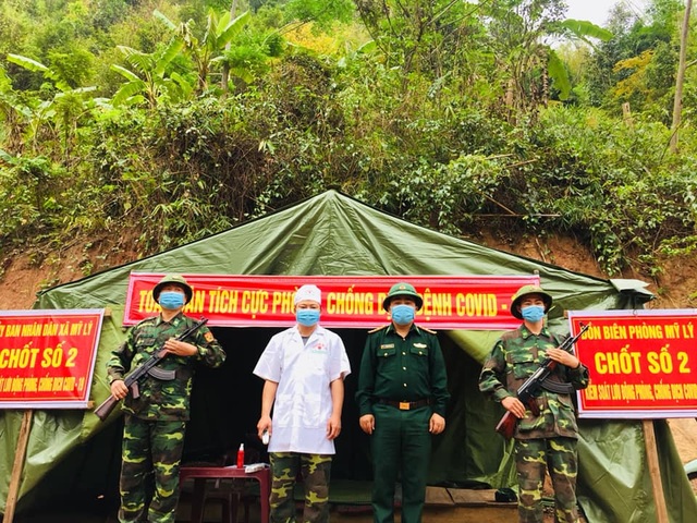 Chiến sỹ biên phòng Nghệ An ngày đêm chốt chặn đường mòn, lối mở biên giới - 3 Chiến sỹ biên phòng Nghệ An ngày đêm chốt chặn đường mòn, lối mở biên giới - 3