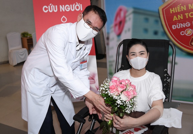 Hiến máu lần 7 giữa đại dịch, Hoa hậu Ngọc Hân kể câu chuyện rớt nước mắt - 2 Hiến máu lần 7 giữa đại dịch, Hoa hậu Ngọc Hân kể câu chuyện rớt nước mắt - 2