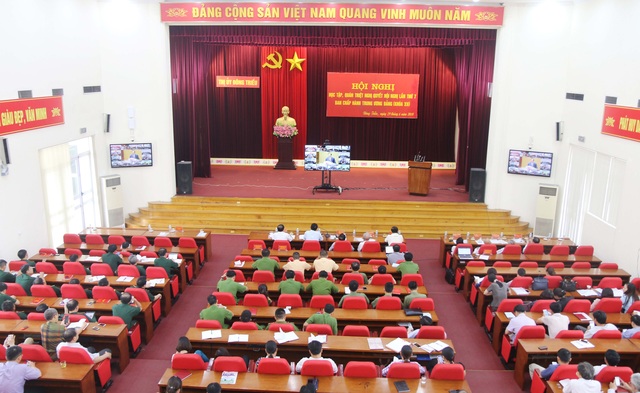 Quan điểm chỉ đạo, mục tiêu xây dựng đội ngũ cán bộ hiện nay - 1 Quan điểm chỉ đạo, mục tiêu xây dựng đội ngũ cán bộ hiện nay - 1