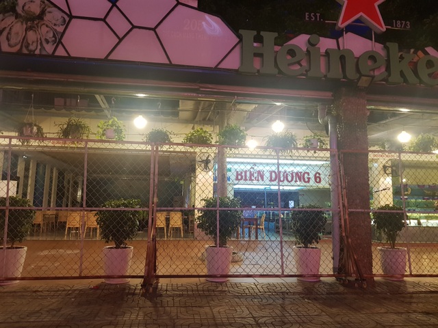 Hàng quán ở TPHCM sau lệnh dừng hoạt động: Nơi đóng cửa, chỗ thờ ơ - 6 Hàng quán ở TPHCM sau lệnh dừng hoạt động: Nơi đóng cửa, chỗ thờ ơ - 6