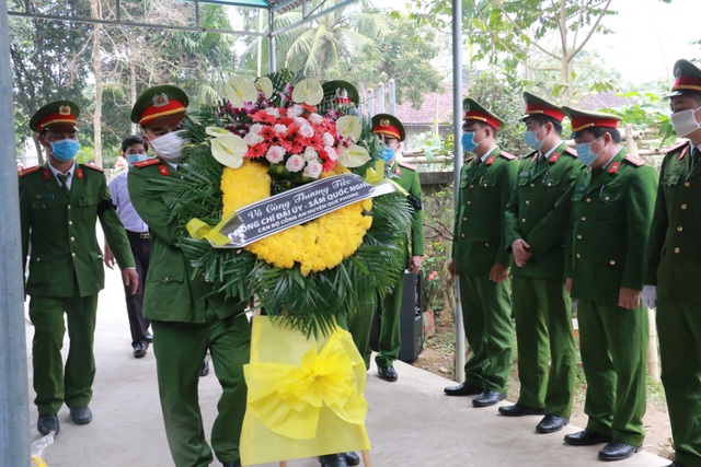 Khẩn trương truy bắt nhóm tội phạm sát hại Đại úy công an - 3 Khẩn trương truy bắt nhóm tội phạm sát hại Đại úy công an - 3