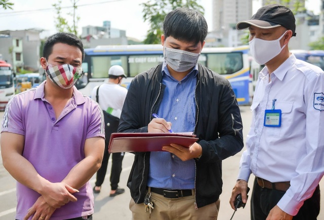 Hà Nội: Đi xe khách khai báo y tế ra sao? - 3 Hà Nội: Đi xe khách khai báo y tế ra sao? - 3