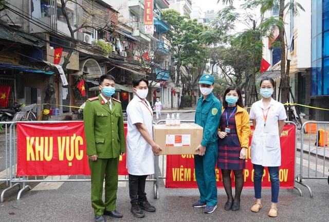 Một đại học chi 2 tỷ đồng pha chế gel rửa tay sát khuẩn tặng cộng đồng - 4 Một đại học chi 2 tỷ đồng pha chế gel rửa tay sát khuẩn tặng cộng đồng - 4
