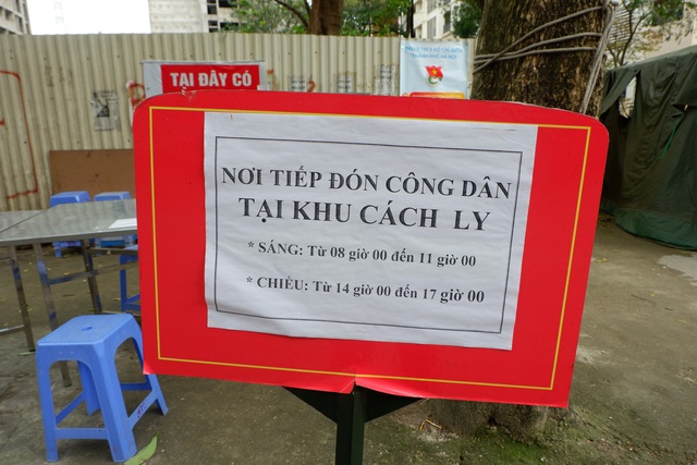 Hà Nội: Phát hiện cả bia, lò vi sóng trong thùng tiếp tế vào khu cách ly - 8 Hà Nội: Phát hiện cả bia, lò vi sóng trong thùng tiếp tế vào khu cách ly - 8