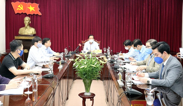 Bộ trưởng Đào Ngọc Dung đề xuất 3 phương án dừng đóng một phần Quỹ BHXH - 1 Bộ trưởng Đào Ngọc Dung đề xuất 3 phương án dừng đóng một phần Quỹ BHXH - 1