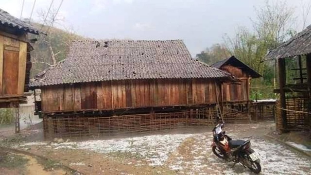Mưa đá ở các tỉnh phía Bắc làm gần 3.000 ngôi nhà hư hỏng - 3 Mưa đá ở các tỉnh phía Bắc làm gần 3.000 ngôi nhà hư hỏng - 3