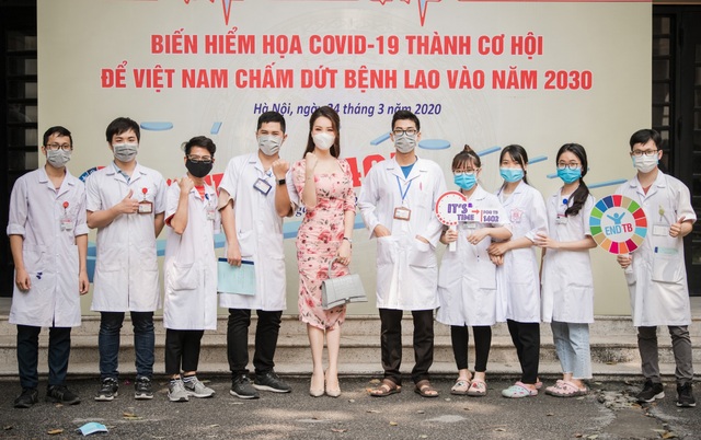 Bận rộn đưa tin về Covid-19, Thuỵ Vân phải nhờ bố mẹ cho con học online - 4 Bận rộn đưa tin về Covid-19, Thuỵ Vân phải nhờ bố mẹ cho con học online - 4