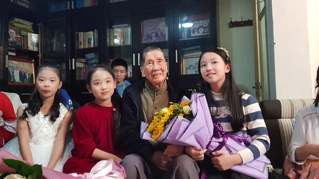 Bất ngờ ca khúc dạy rửa tay của Phạm Tuyên ra mắt sau 16 năm - 2 Bất ngờ ca khúc dạy rửa tay của Phạm Tuyên ra mắt sau 16 năm - 2