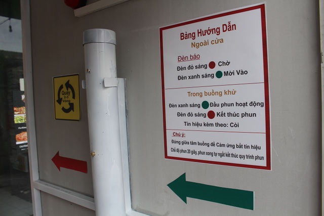 Lo sợ dịch Covid-19, tiệm bánh ở Hà Nội trang bị buồng khử khuẩn - 4