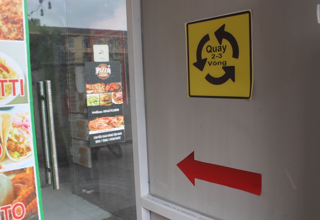 Lo sợ dịch Covid-19, tiệm bánh ở Hà Nội trang bị buồng khử khuẩn - 8