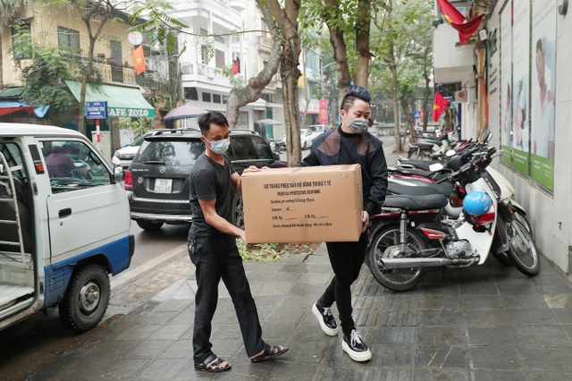 Nội thất Kenli đồng hành cùng ca sĩ Tùng Dương chung tay chống dịch Covid - 19 - 3 Nội thất Kenli đồng hành cùng ca sĩ Tùng Dương chung tay chống dịch Covid - 19 - 3