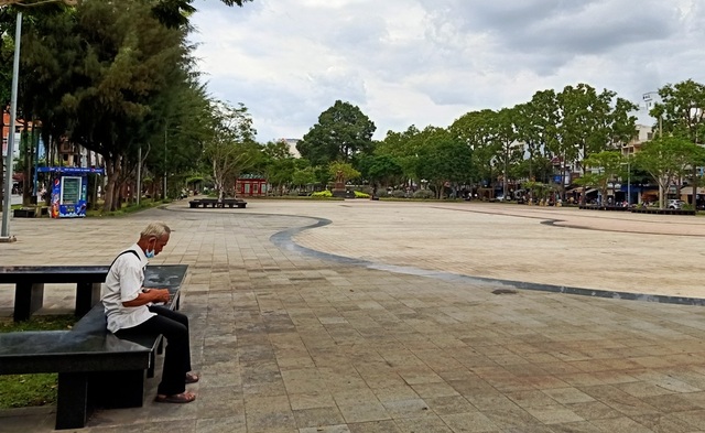 Thủ phủ miền Tây vắng như chùa Bà Đanh - 2 Thủ phủ miền Tây vắng như chùa Bà Đanh - 2