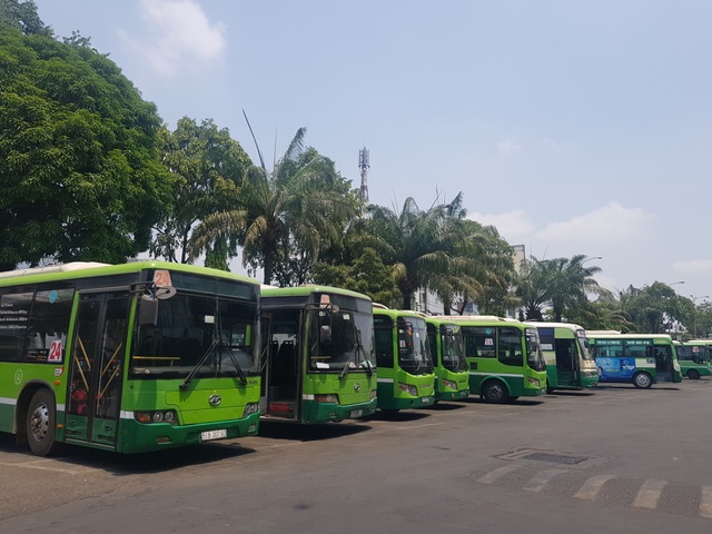 Người dân về quê.jpg Người dân về quê.jpg