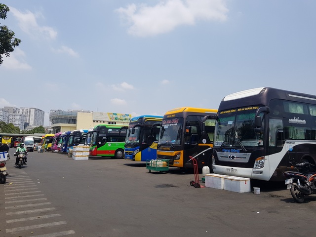 Người dân về quê.jpg Người dân về quê.jpg