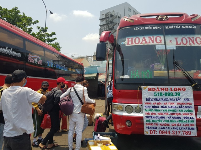 Người dân về quê.jpg Người dân về quê.jpg