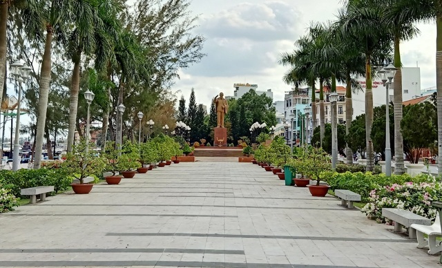 Thủ phủ miền Tây vắng như chùa Bà Đanh - 1 Thủ phủ miền Tây vắng như chùa Bà Đanh - 1