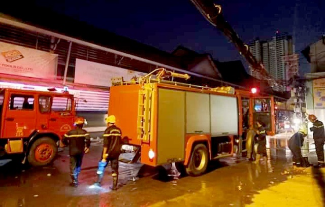 Cháy nhà gần chợ hóa chất Kim Biên, một phụ nữ tử vong - 1 Cháy nhà gần chợ hóa chất Kim Biên, một phụ nữ tử vong - 1