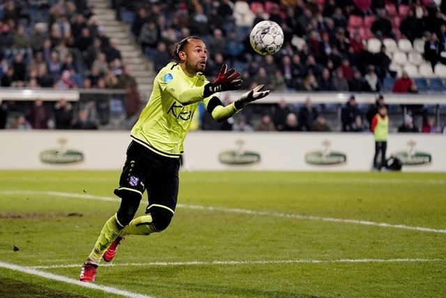 SC Heerenveen chia tay 2 cầu thủ đầu tiên - 1 SC Heerenveen chia tay 2 cầu thủ đầu tiên - 1