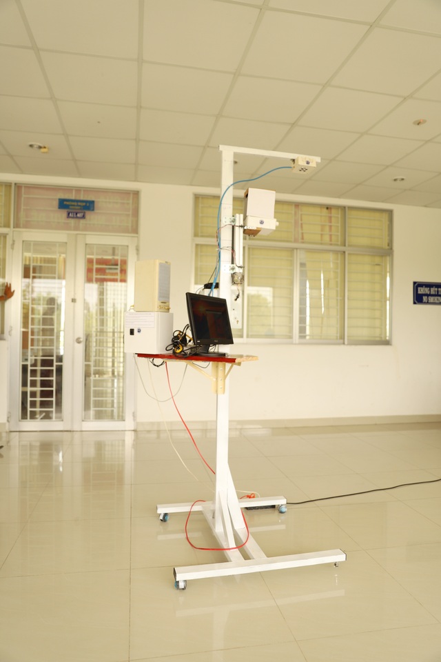 Trường ĐH Trà Vinh chế tạo thiết bị đo thân nhiệt tự động từ xa - 1 Trường ĐH Trà Vinh chế tạo thiết bị đo thân nhiệt tự động từ xa - 1