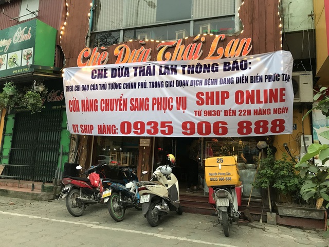 Hà Nội trong những ngày dịch Covid-19, không tiếng còi xe, không khói bụi - 9 Hà Nội trong những ngày dịch Covid-19, không tiếng còi xe, không khói bụi - 9