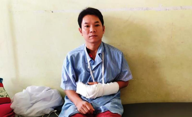 Trưởng công an xã bị trọng thương vì dao của kẻ nghiện - 1 Trưởng công an xã bị trọng thương vì dao của kẻ nghiện - 1