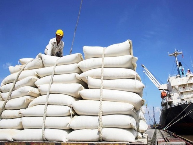 Gạo đầy kho, DN và các tỉnh đề xuất cho xuất khẩu trở lại - 1 Gạo đầy kho, DN và các tỉnh đề xuất cho xuất khẩu trở lại - 1