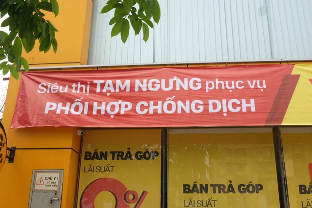 Hà Nội: Cửa hàng điện thoại ngừng kinh doanh, khó khăn nối tiếp khó khăn - 18 Hà Nội: Cửa hàng điện thoại ngừng kinh doanh, khó khăn nối tiếp khó khăn - 18