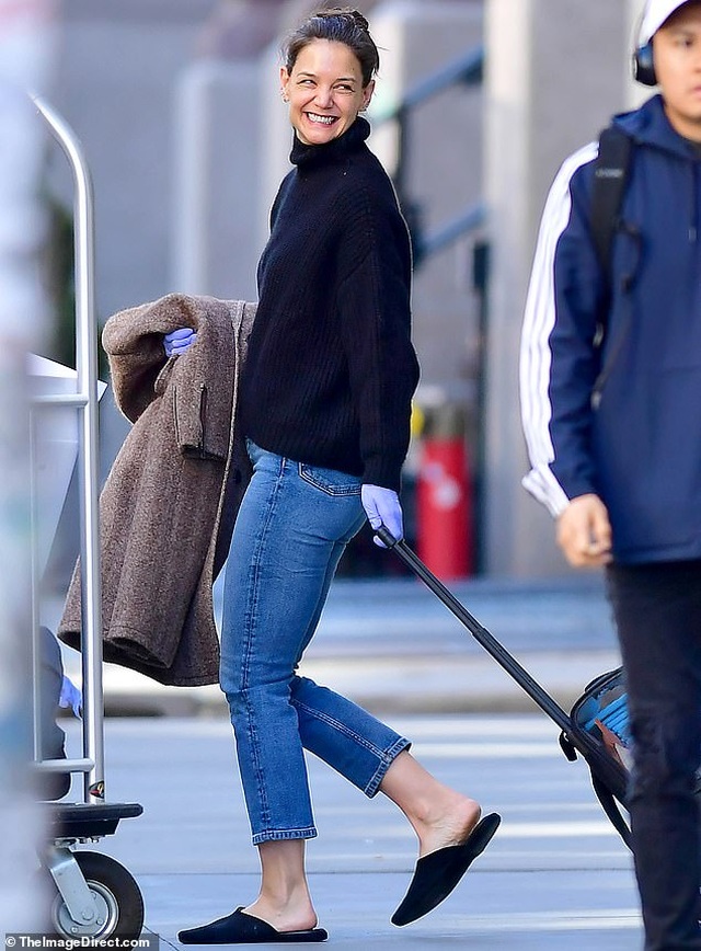 Không thể tới phòng gym, Katharine McPhee tập thể dục ngay trước cửa - 8 Không thể tới phòng gym, Katharine McPhee tập thể dục ngay trước cửa - 8