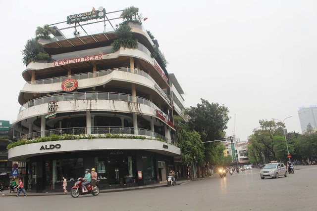 Hà Nội trong những ngày dịch Covid-19, không tiếng còi xe, không khói bụi - 1 Hà Nội trong những ngày dịch Covid-19, không tiếng còi xe, không khói bụi - 1