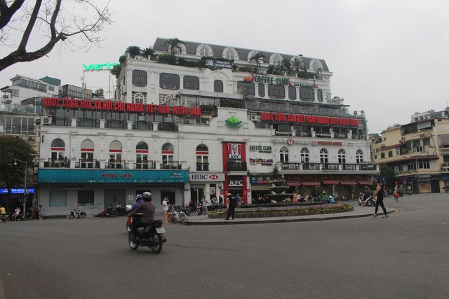 Hà Nội trong những ngày dịch Covid-19, không tiếng còi xe, không khói bụi - 2 Hà Nội trong những ngày dịch Covid-19, không tiếng còi xe, không khói bụi - 2