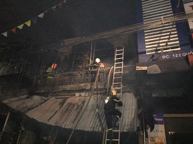 Hiện trường vụ cháy khiến 2 ông cháu tử vong - 11 Hiện trường vụ cháy khiến 2 ông cháu tử vong - 11