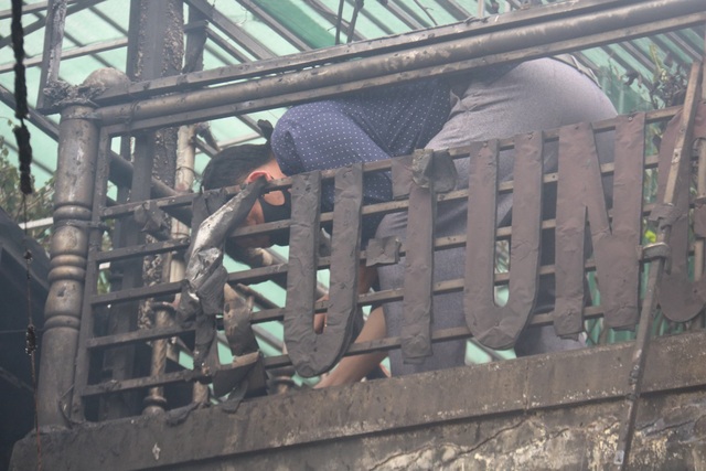 Hiện trường vụ cháy khiến 2 ông cháu tử vong - 5 Hiện trường vụ cháy khiến 2 ông cháu tử vong - 5