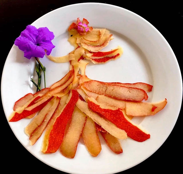 Cô giáo vẽ phượng hoàng, công chúa bằng thịt cá, hoa quả - 3 Cô giáo vẽ phượng hoàng, công chúa bằng thịt cá, hoa quả - 3
