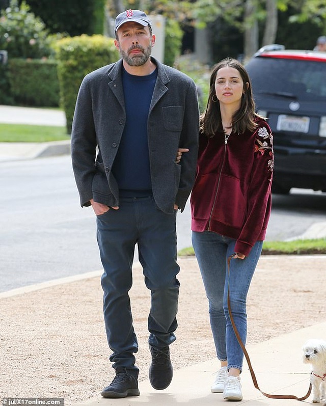 Ben Affleck hạnh phúc bên bạn gái kém 16 tuổi - 7 Ben Affleck hạnh phúc bên bạn gái kém 16 tuổi - 7
