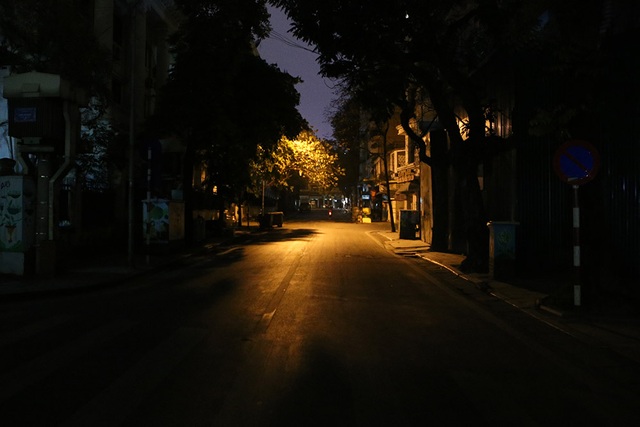 Hà Nội vắng vẻ trong Giờ Trái đất - 10 Hà Nội vắng vẻ trong Giờ Trái đất - 10