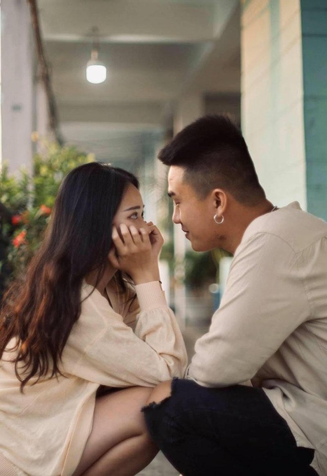 Chuyện tình yêu nảy mầm ở khu cách ly, cưa đổ bằng ly trà sữa - 1 Chuyện tình yêu nảy mầm ở khu cách ly, cưa đổ bằng ly trà sữa - 1