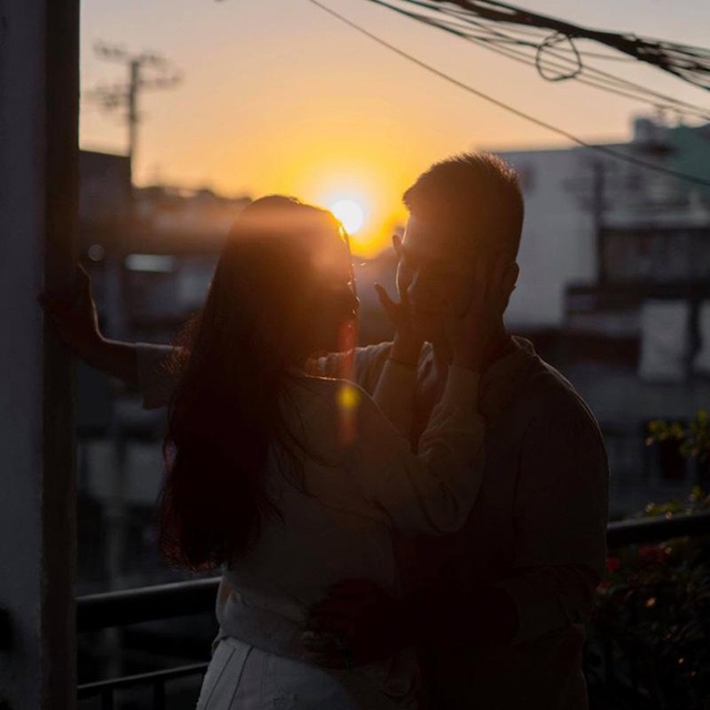 Chuyện tình yêu nảy mầm ở khu cách ly, cưa đổ bằng ly trà sữa - 5 Chuyện tình yêu nảy mầm ở khu cách ly, cưa đổ bằng ly trà sữa - 5