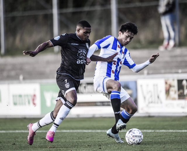 Heerenveen có 3 ngày để cân nhắc tương lai Văn Hậu - 1 Heerenveen có 3 ngày để cân nhắc tương lai Văn Hậu - 1