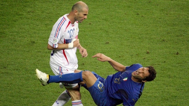 Bóng ma Calciopoli và chức vô địch World Cup đẫm nước mắt của Italia - 3 Bóng ma Calciopoli và chức vô địch World Cup đẫm nước mắt của Italia - 3