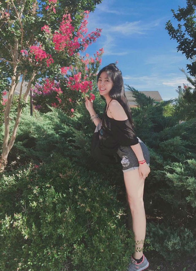 Rời buồng lái, các nữ phi công đẹp nhất Việt Nam ăn vận khoe đường cong - 8 Rời buồng lái, các nữ phi công đẹp nhất Việt Nam ăn vận khoe đường cong - 8