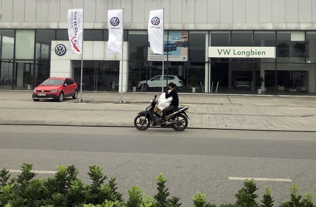 Các đại lý dừng hoạt động, ngành ôtô xe máy oằn mình trong dịch Covid-19 - 6 Các đại lý dừng hoạt động, ngành ôtô xe máy oằn mình trong dịch Covid-19 - 6