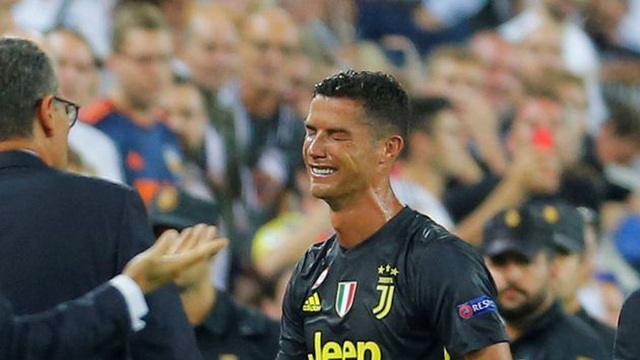 C.Ronaldo ấm ức vì phải mua quà tặng cả đội Juventus - 1 C.Ronaldo ấm ức vì phải mua quà tặng cả đội Juventus - 1
