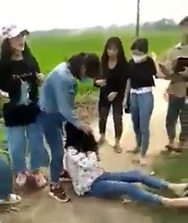 Đã xác định được nhóm đối tượng đánh nữ sinh lớp 9 - 2 Đã xác định được nhóm đối tượng đánh nữ sinh lớp 9 - 2